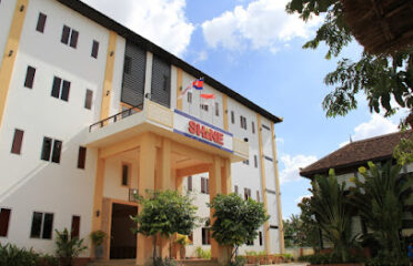 SHINE Cambodia – Children, Business, and Language School