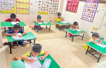 Bondos Vichea Language School